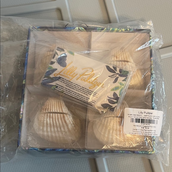Lilly Pulitzer Other - NIB Lilly Pulitzer Cream Seashell Place Card Holder Set with place cards